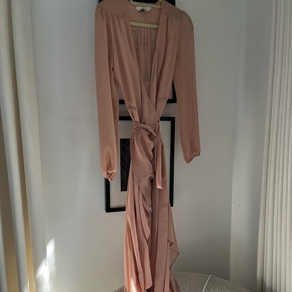 WAYF DRESS - Picture 1 of 7